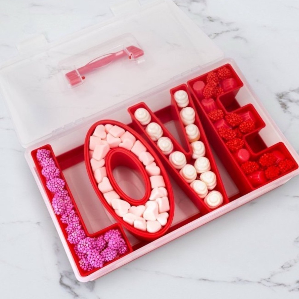 Adorable ❤️ Love Snack Candy Food Storage Tray Container . NIB Snack snackle Box